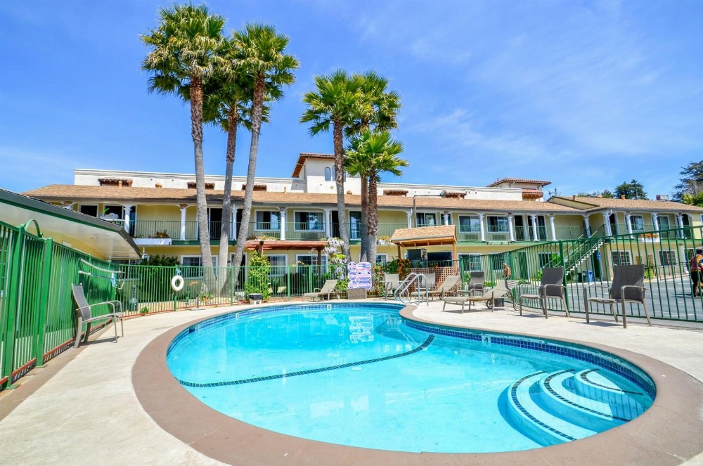 Bay Front Inn Ana resim